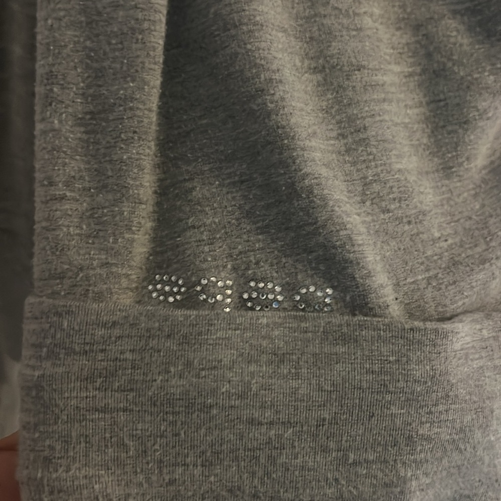 Bebe Gray sweatsuit very sexy - Picture 3 of 4